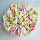 Букет кольору неоновий лайм із рожевими квітами в коробці, 30 см